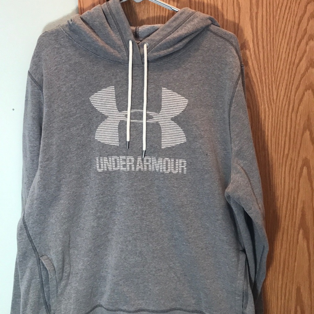 Under Armour Sweatshirt